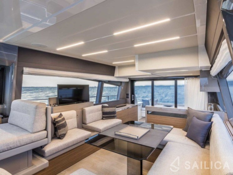 Ferretti 450 - Yacht Charter Sailica