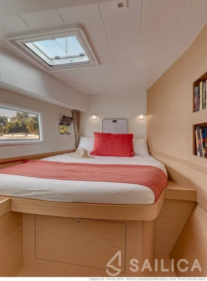 Lagoon 42 - Yacht Charter Sailica