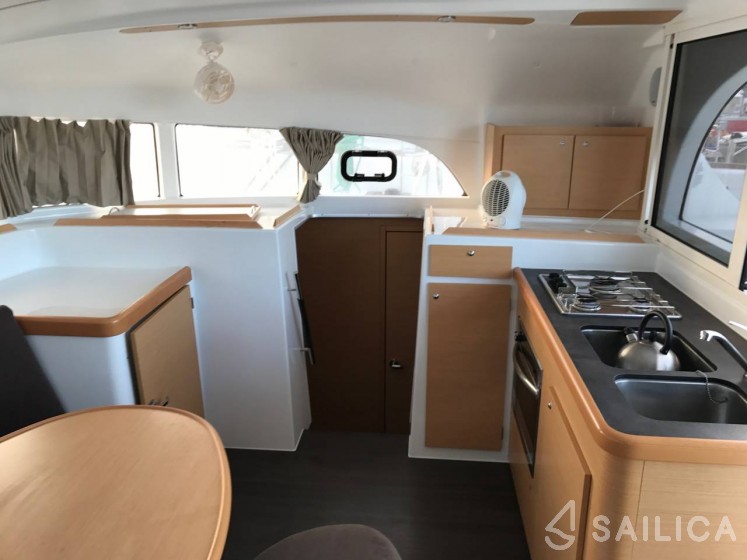 Lagoon 380 - Yacht Charter Sailica