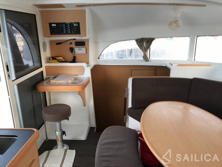 Lagoon 380 - Yacht Charter Sailica