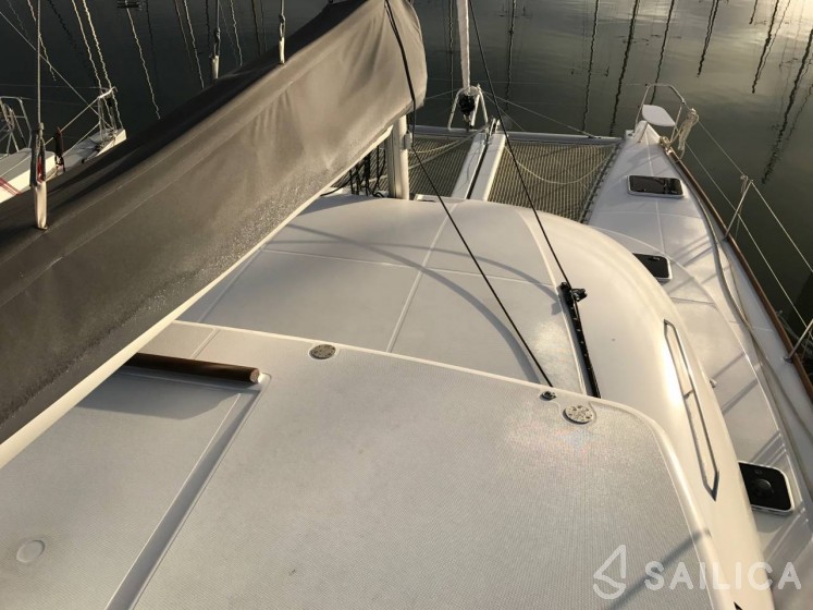 Lagoon 380 - Yacht Charter Sailica