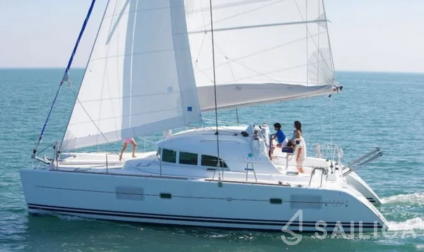 Lagoon 380 - Yacht Charter Sailica
