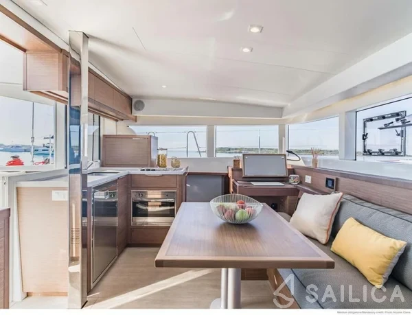 Lagoon 400 S2 - Yacht Charter Sailica