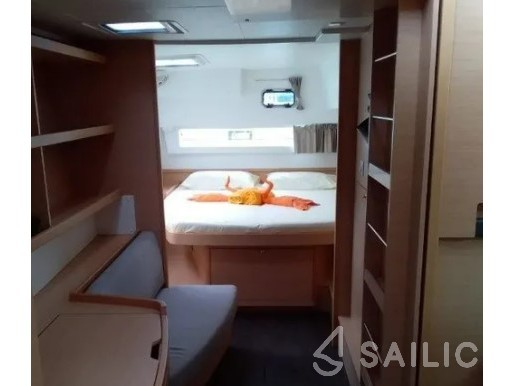 Lagoon 42 - Yacht Charter Sailica