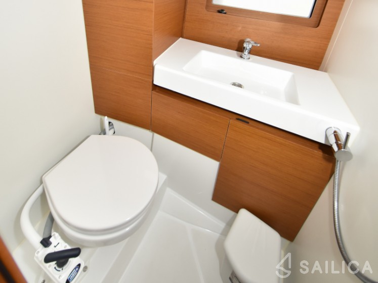 Sun Loft 47 - Yacht Charter Sailica