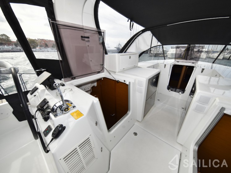 Sun Loft 47 - Yacht Charter Sailica