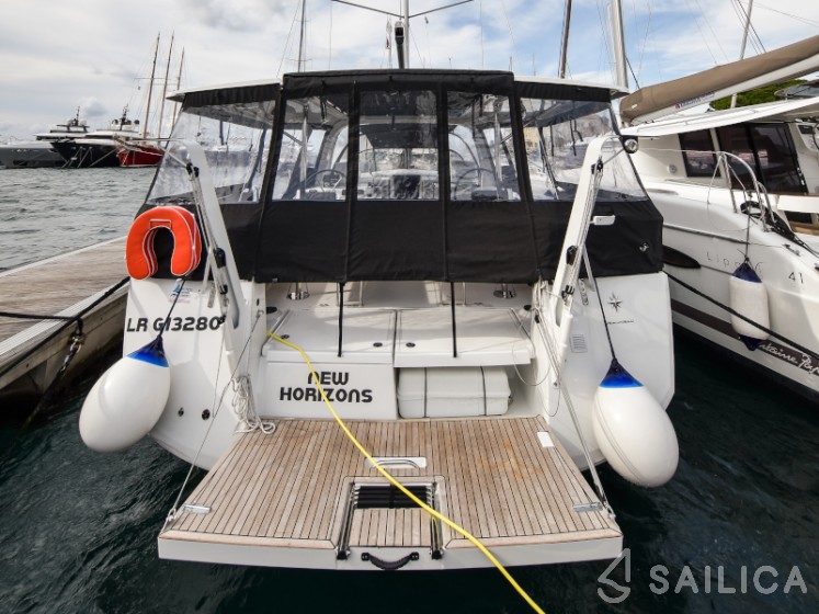 Sun Loft 47 - Yacht Charter Sailica