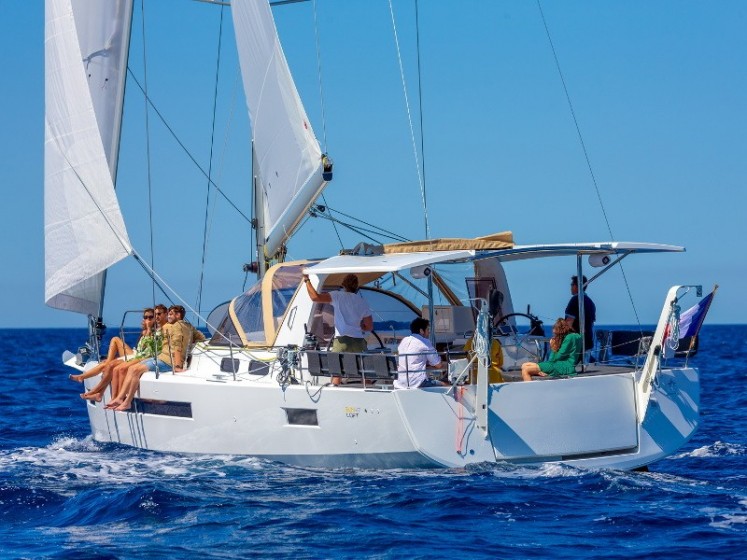 Sun Loft 47 - Yacht Charter Sailica