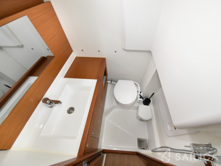 Sun Loft 47 - Yacht Charter Sailica