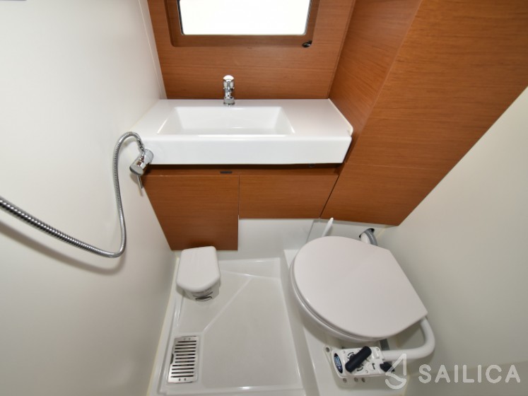 Sun Loft 47 - Yacht Charter Sailica