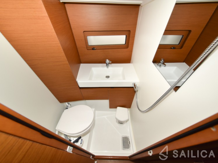 Sun Loft 47 - Yacht Charter Sailica