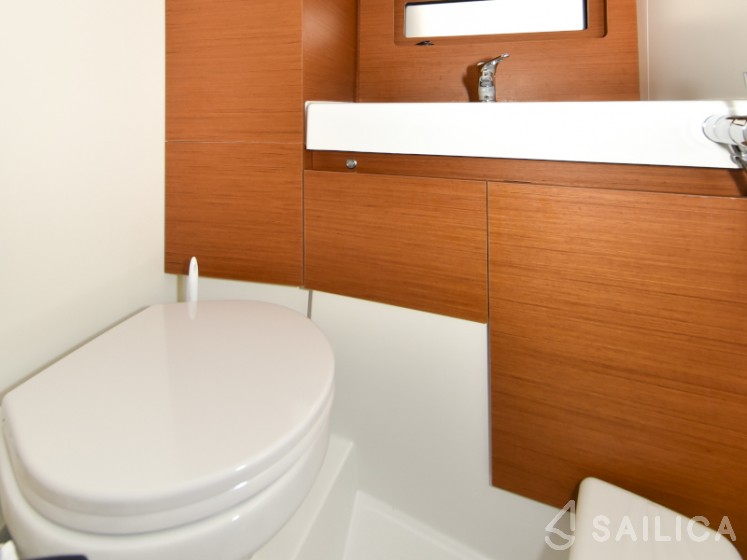 Sun Loft 47 - Yacht Charter Sailica