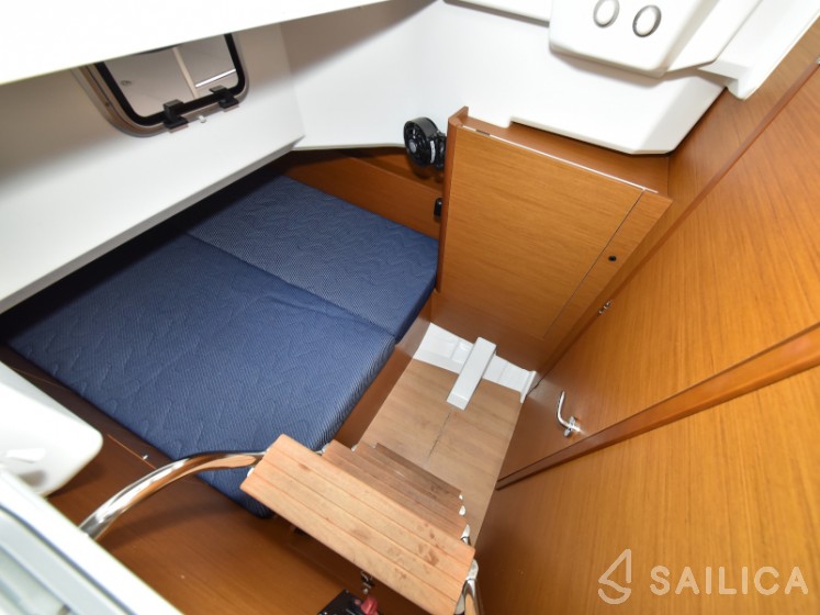Sun Loft 47 - Yacht Charter Sailica