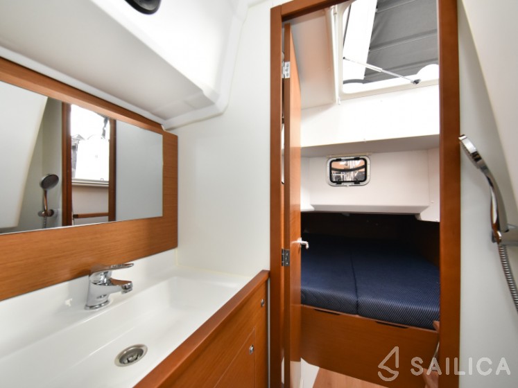 Sun Loft 47 - Yacht Charter Sailica