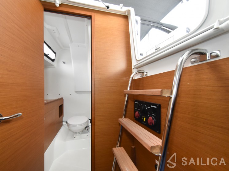Sun Loft 47 - Yacht Charter Sailica