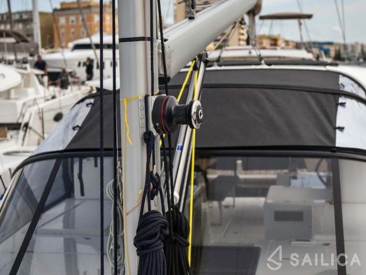 Sun Loft 47 - Yacht Charter Sailica