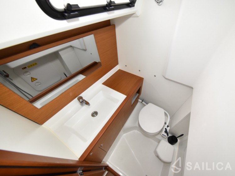 Sun Loft 47 - Yacht Charter Sailica