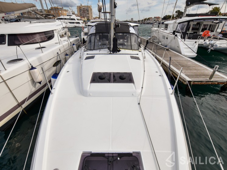 Sun Loft 47 - Yacht Charter Sailica