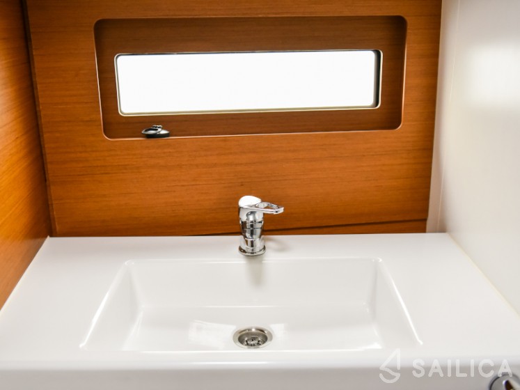Sun Loft 47 - Yacht Charter Sailica