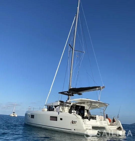 Lagoon 42 - Yacht Charter Sailica