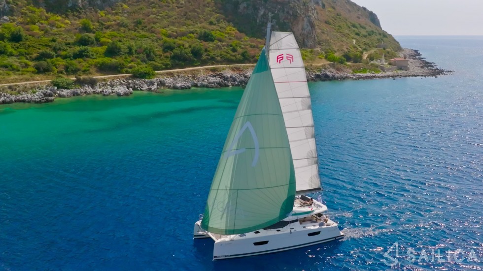 Saona 47 - Yacht Charter Sailica
