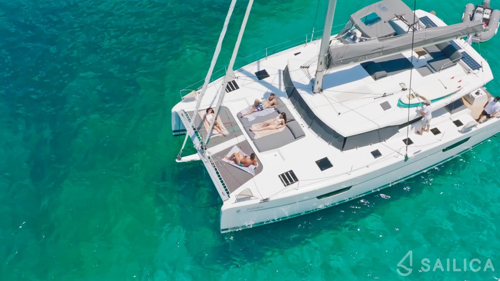 Saona 47 - Yacht Charter Sailica