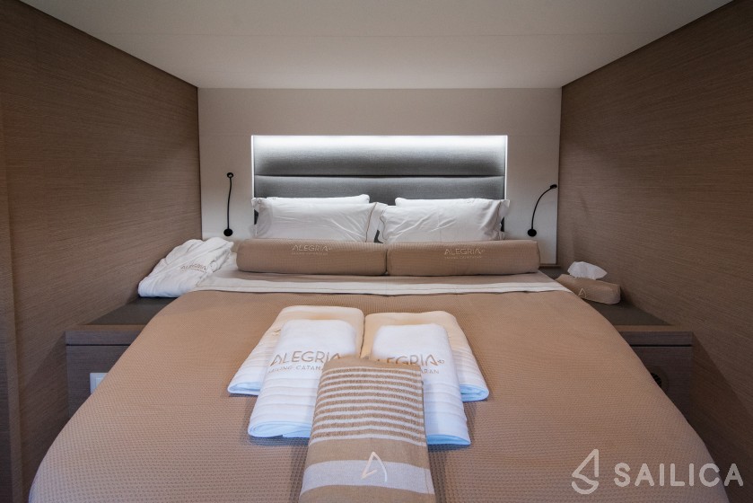 Saona 47 - Yacht Charter Sailica