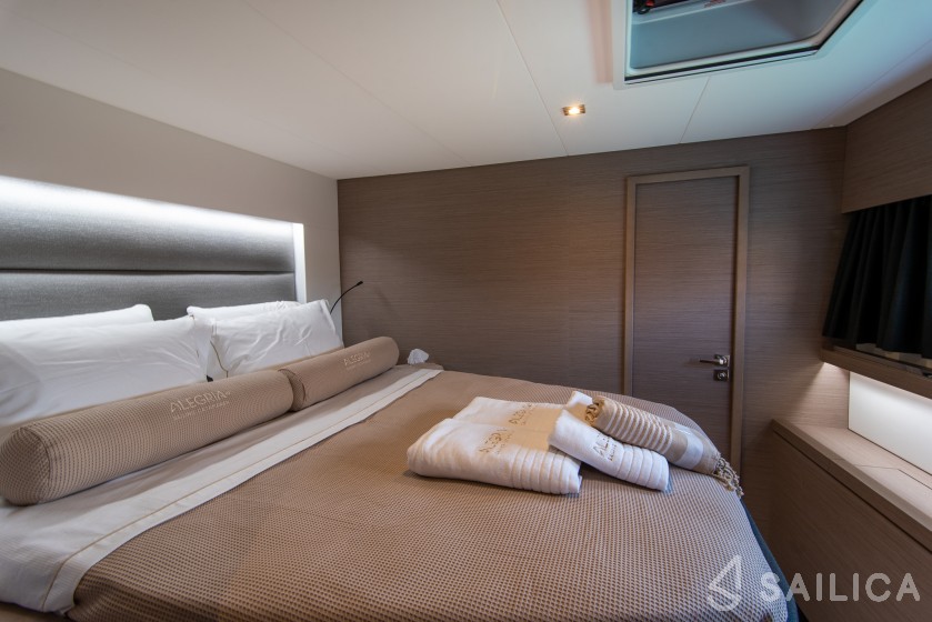 Saona 47 - Yacht Charter Sailica