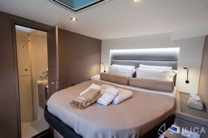 Saona 47 - Yacht Charter Sailica