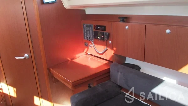 Hanse 315 - Yacht Charter Sailica