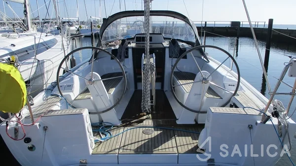 Hanse 315 - Yacht Charter Sailica