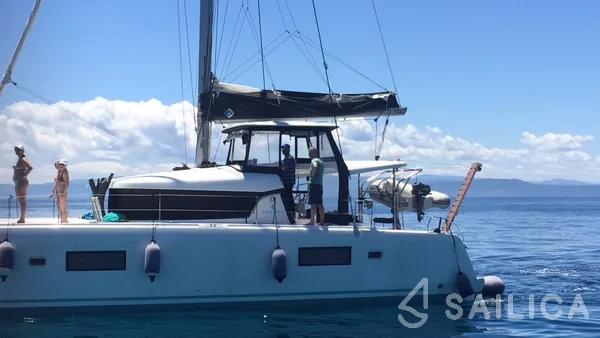 Lagoon 42 - Yacht Charter Sailica