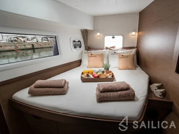 Lagoon 42 - Yacht Charter Sailica