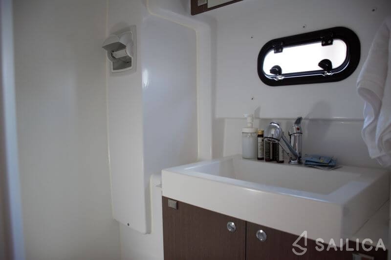 Bali 4.3 - Yacht Charter Sailica