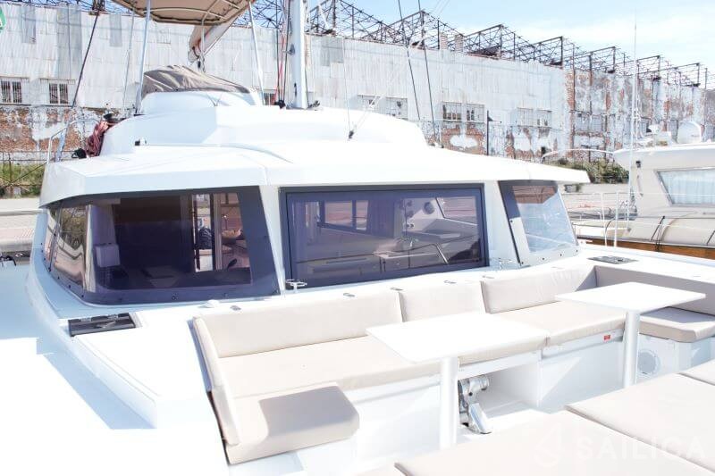 Bali 4.3 - Yacht Charter Sailica