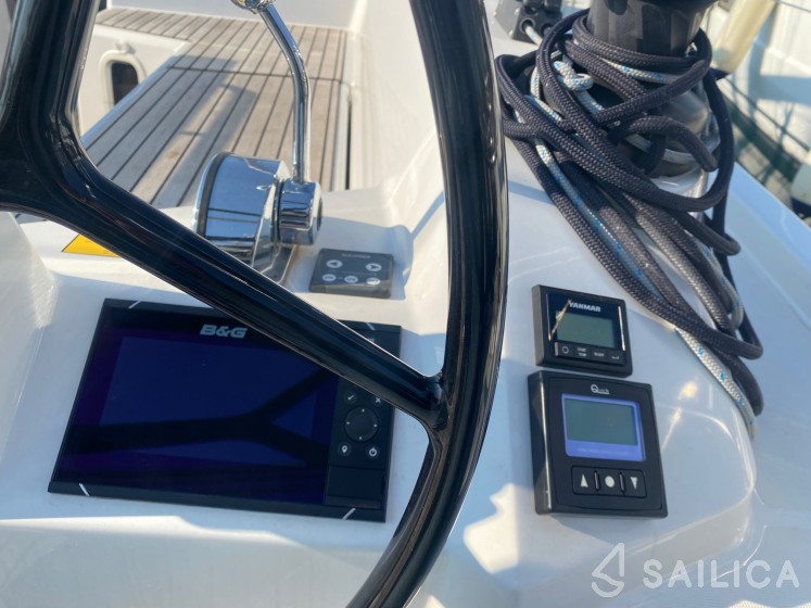Oceanis 40.1 - Yacht Charter Sailica