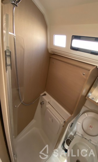 Oceanis 40.1 - Yacht Charter Sailica