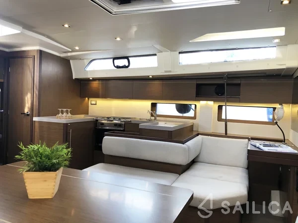Oceanis 51.1 - Yacht Charter Sailica