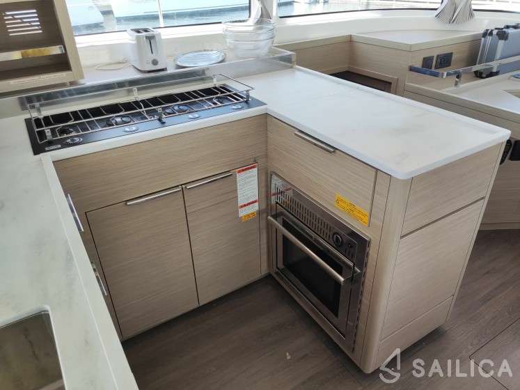 Lagoon 46  - Yacht Charter Sailica