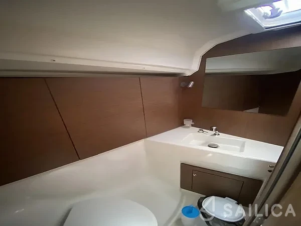 Oceanis 40.1 - Yacht Charter Sailica