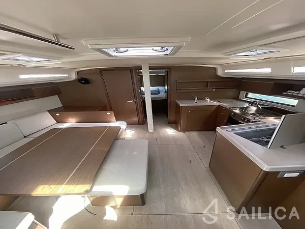 Oceanis 40.1 - Yacht Charter Sailica