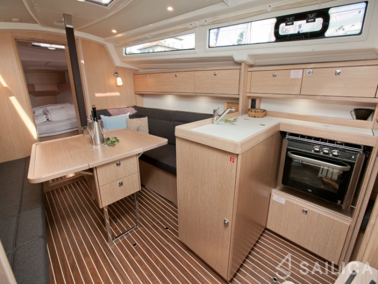 Bavaria Cruiser 34 Style - Yacht Charter Sailica