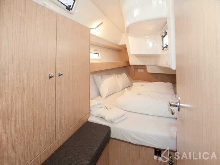Bavaria Cruiser 34 Style - Yacht Charter Sailica
