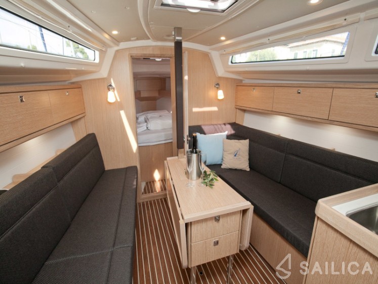 Bavaria Cruiser 34 Style - Yacht Charter Sailica