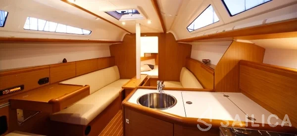 Sun Odyssey 33i - Yacht Charter Sailica