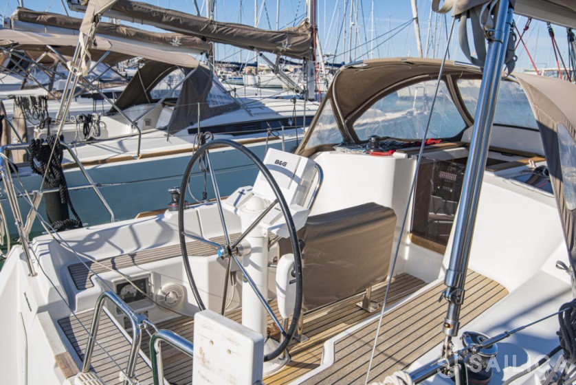 Sun Odyssey 33i - Yacht Charter Sailica