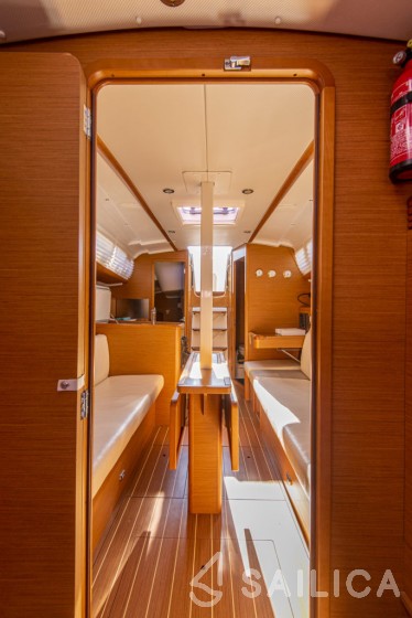 Sun Odyssey 33i - Yacht Charter Sailica