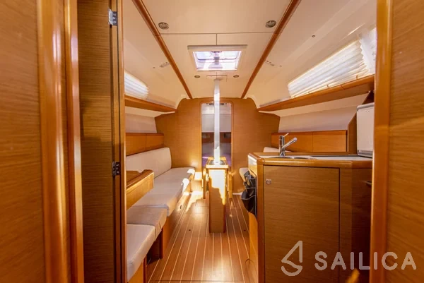 Sun Odyssey 33i - Yacht Charter Sailica