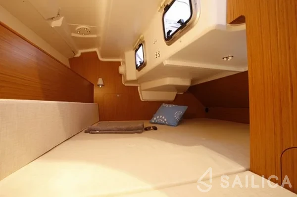 Sun Odyssey 33i - Yacht Charter Sailica