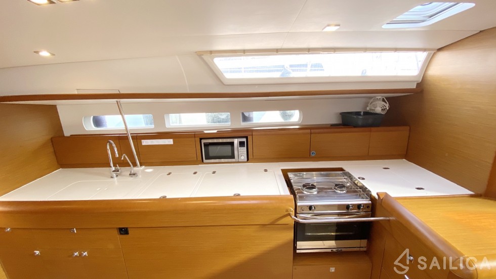 Sun Odyssey 519 - Yacht Charter Sailica